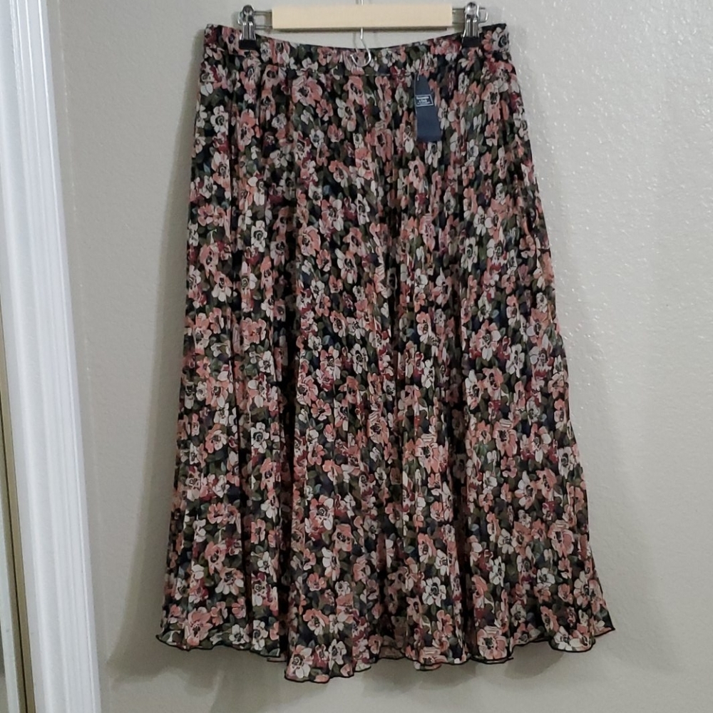 Abercrombie & Fitch blush pink floral maxi skirt